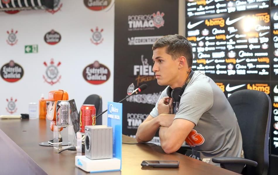 Vital elogia Otero, comenta sobre maratona de jogos e valoriza elenco