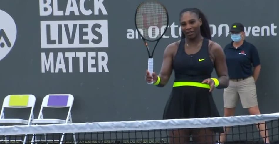 Serena leva virada e fica fora de Cincinnati