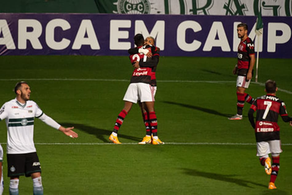 VÍDEO: Veja os bastidores da vitória do Flamengo sobre o Coritiba