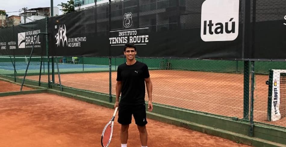 Leite, Sakamoto e Natan avançam na Tennis Route. Clezar estreia