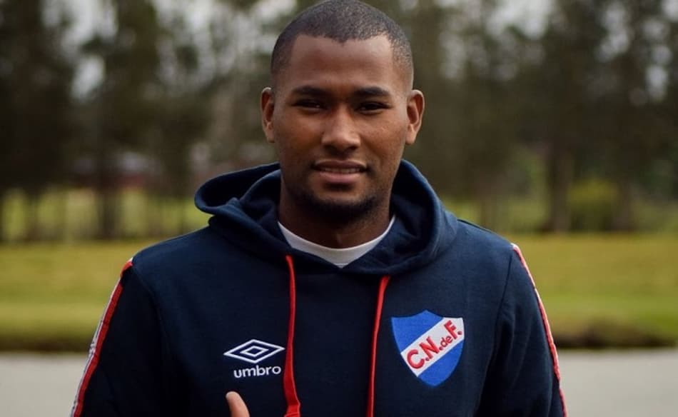 Ex-São Paulo chega ao Uruguai ansioso para disputar a Libertadores