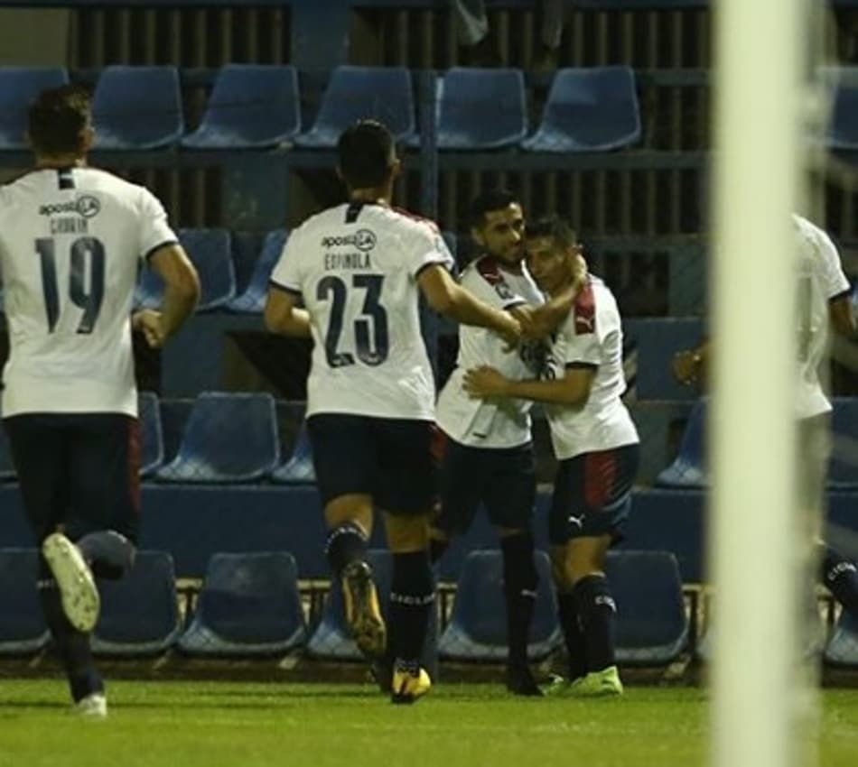 Cerro Porteño vence e assume a liderança do Paraguaio
