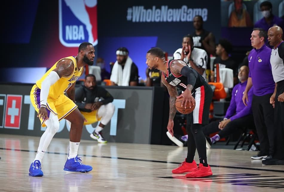 Lillard brilha, Blazers surpreende e vence Lakers