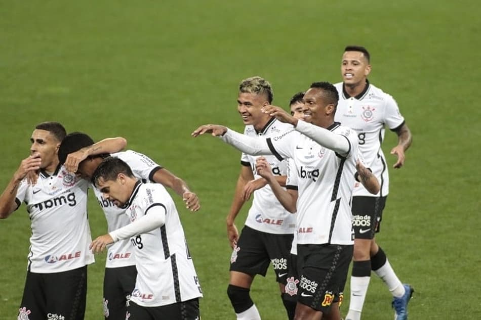 Veja os gols da vitória do Corinthians por 3 a 1 sobre o Coxa no Brasileirão