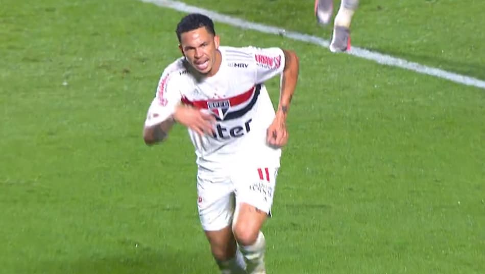 ATUAÇÕES: Volpi e estreante Luciano salvam São Paulo de nova derrota em casa