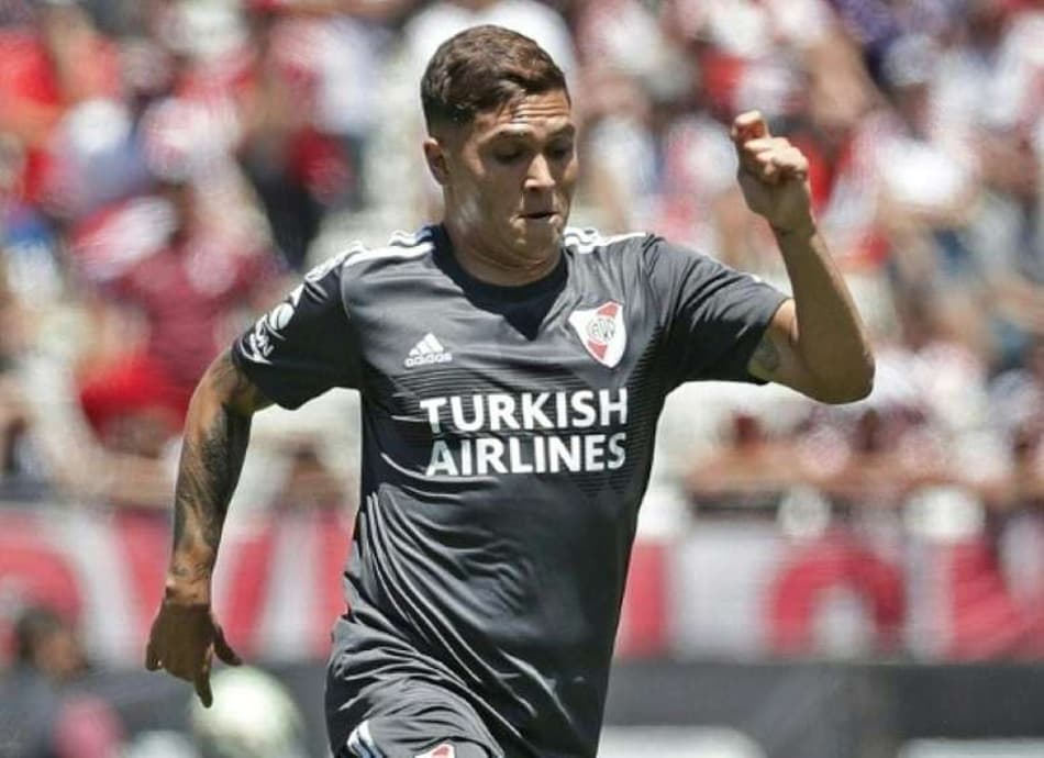 Fica ou vai embora? Estrela do River Plate perto de definir o futuro