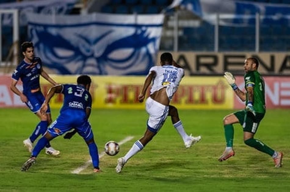 Enderson Moreira vê bom jogo do Cruzeiro e afirma que empate com o Confiança não foi mau resultado