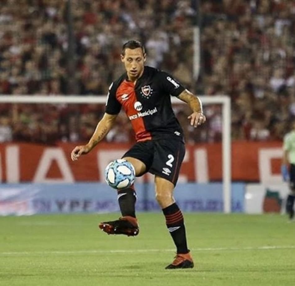 Benfica recusa proposta de time argentino por zagueiro