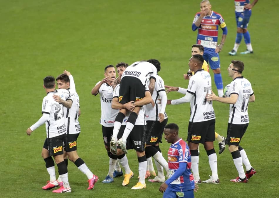 Confira o golaço de Luan no empate do Corinthians com o Fortaleza