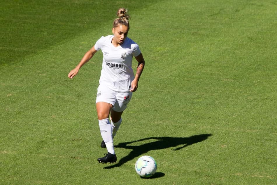 Thaisinha reestreia no Santos com gol e vitória pelo Brasileirão: ‘Pé direito’