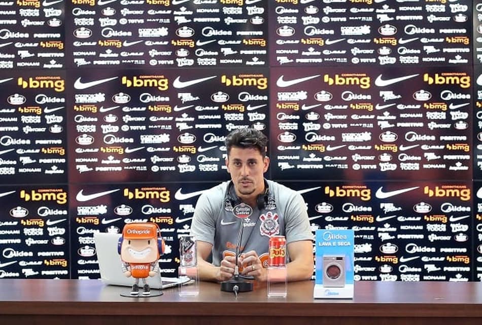Danilo Avelar fala da postura que o Corinthians deve ter no clássico: ‘Saber defender e contra-atacar’