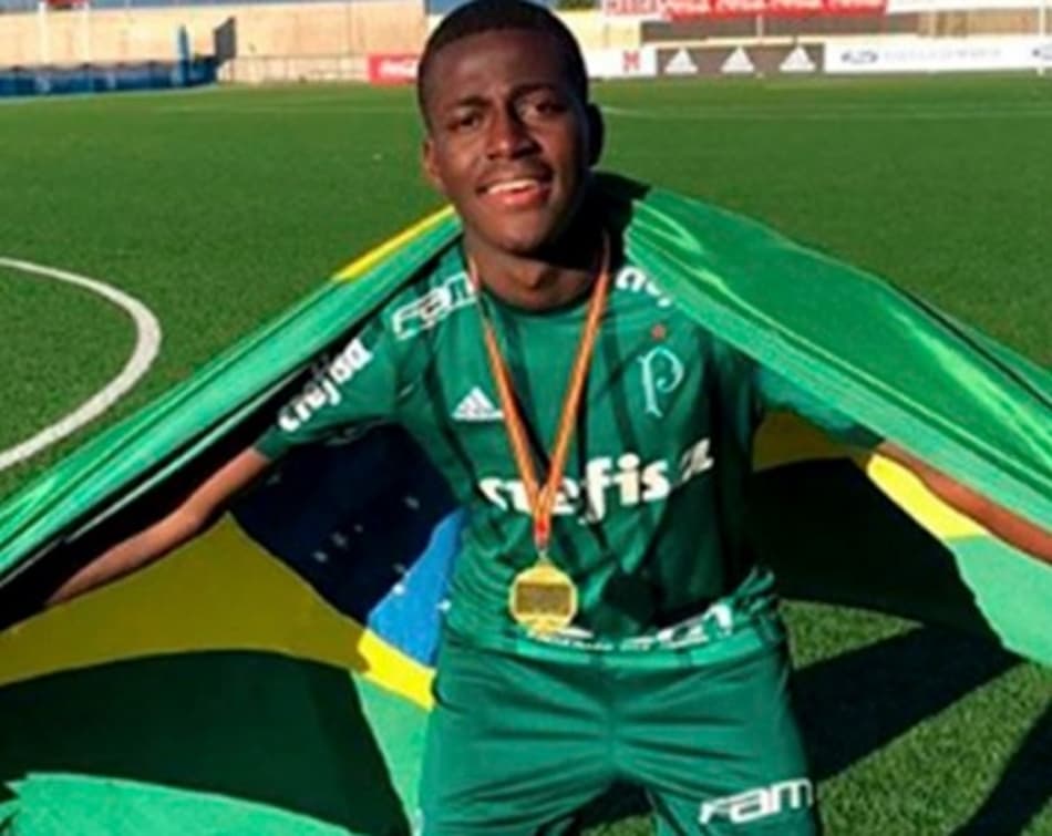 Jornalista detona time sul-americano por contratar zagueiro da base do Palmeiras
