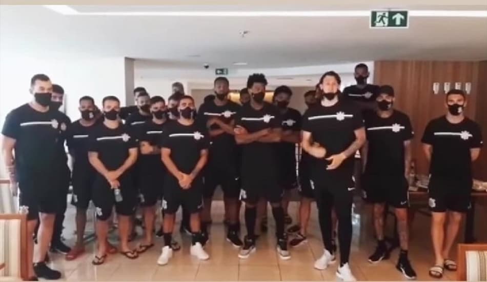 Elenco do Corinthians se manifesta e nega suposta greve: ‘Grande mentira’