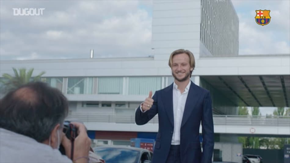 Rakitic se despede do Barcelona após seis anos: ‘Muitos momentos lindos’
