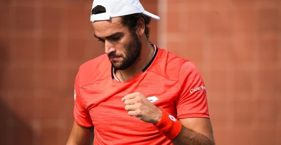 Berrettini celebra vitória no primeiro set em duelo contra Ugo Humbert