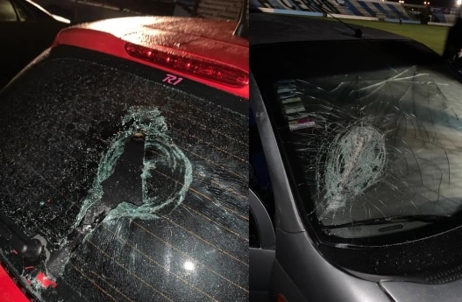 Torcida quebra carro dos atletas após time ser goleado no fim de semana