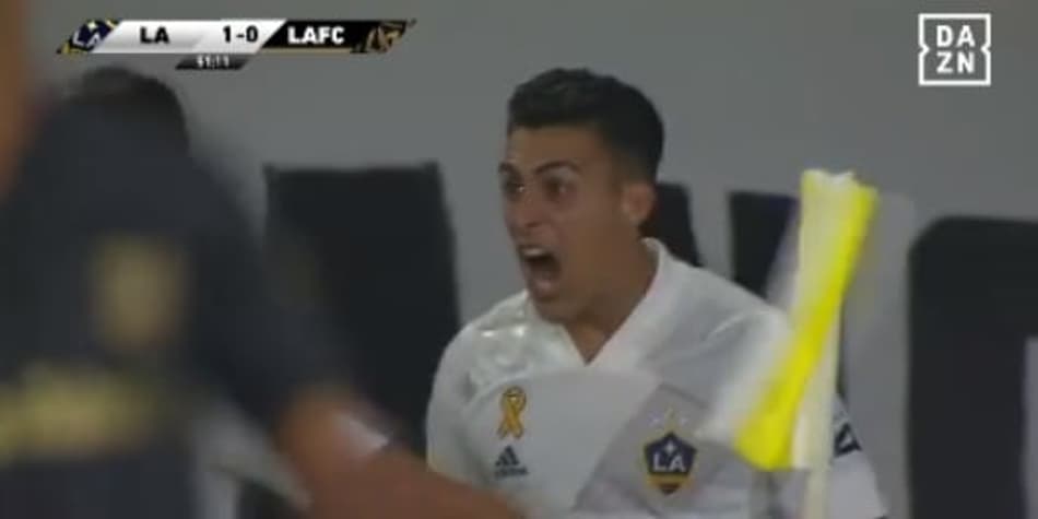 VÍDEO: Pavón faz golaço de cobertura na vitória do LA Galaxy; assista!