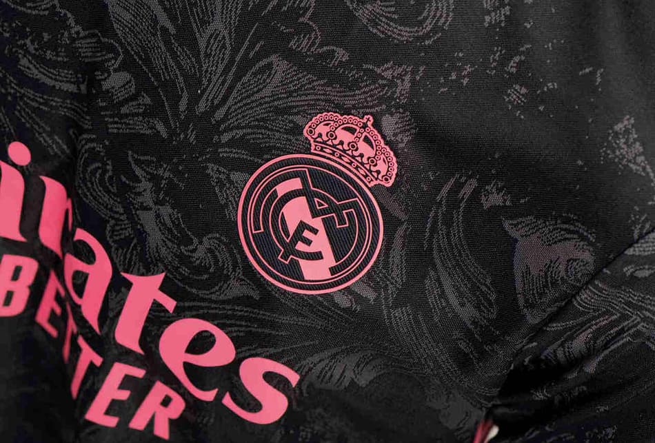 Real Madrid lança camisa 3 inspirada em cerâmicas. Confira fotos do uniforme