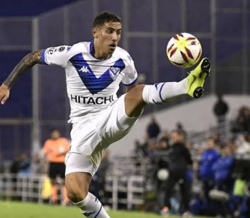 Time sul-americano acerta a venda de zagueiro para a Espanha