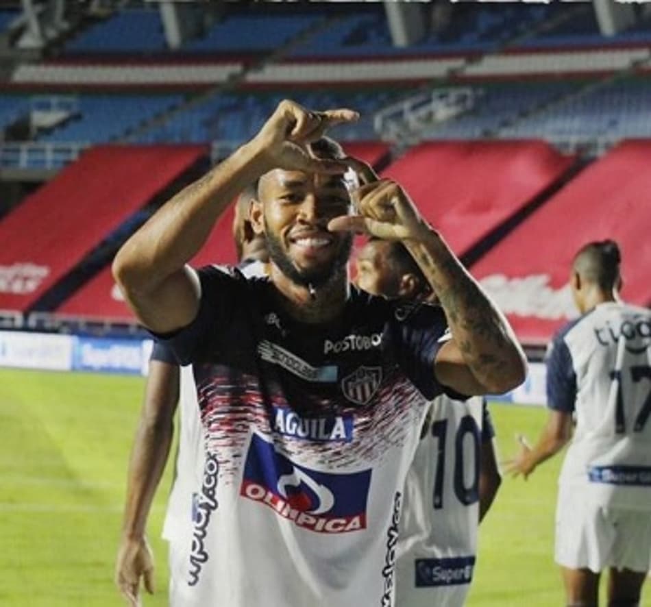 Borja não marca, mas Junior Barranquilla é campeão na Colômbia