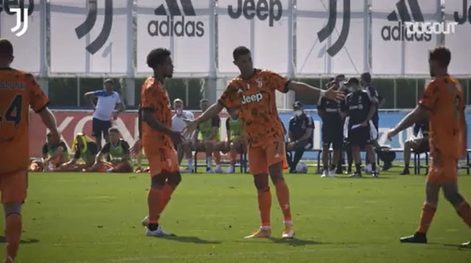 VÍDEO: Cristiano Ronaldo marca, e Juventus goleia em amistoso
