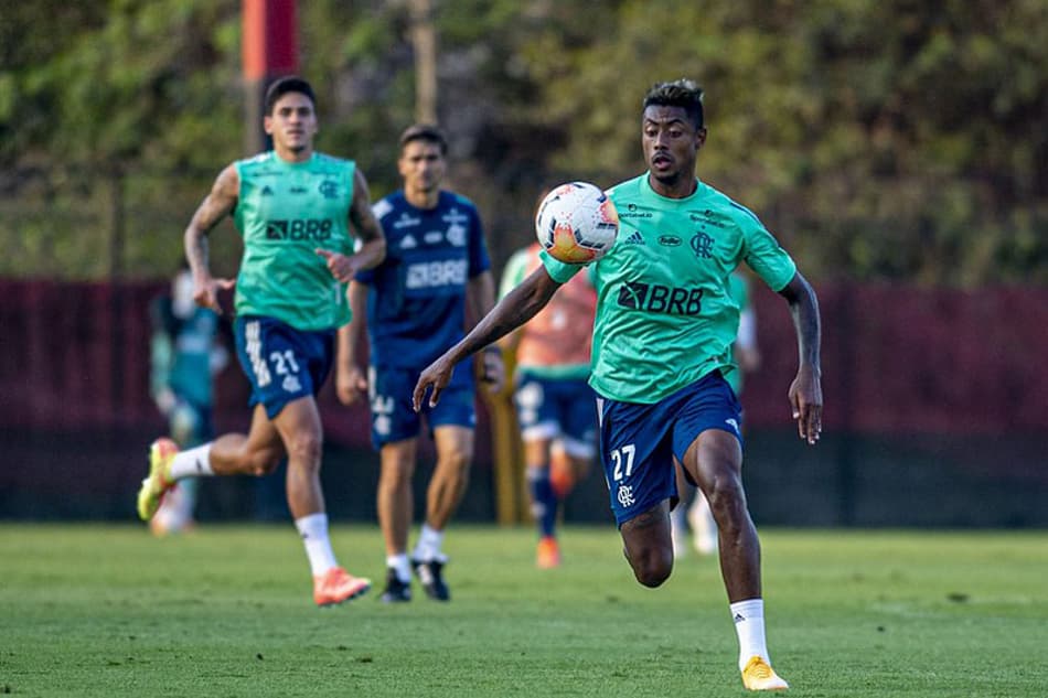 VÍDEO: Bruno Henrique comemora retorno e pede foco na Libertadores