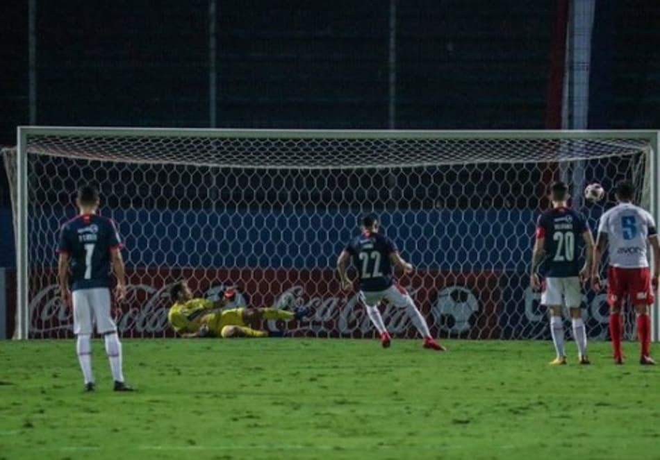 Paraguaio: Cerro Porteño bate Nacional e se aproxima do título
