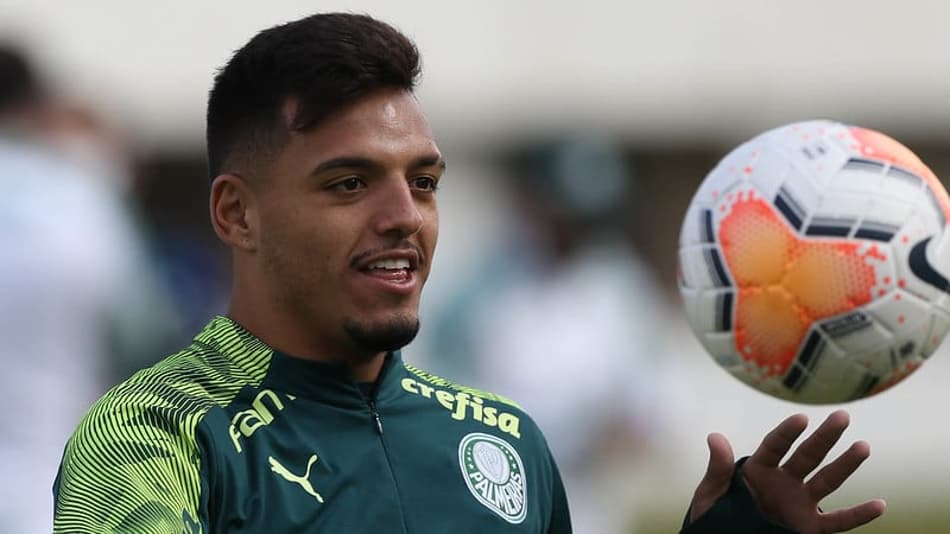Menino segue passos de Jesus e é convocado para a Seleção aos 19 anos