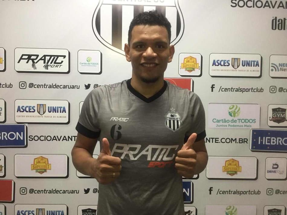 Ex-Flu, atacante celebra primeiro gol pelo Central-PE: ‘Feliz e motivado’