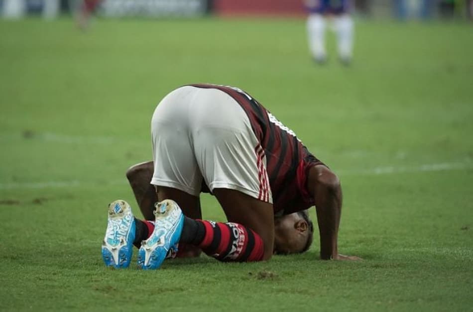 Mais sete jogadores do Fla pegaram! Veja pessoas relacionadas ao esporte que contraíram o coronavírus