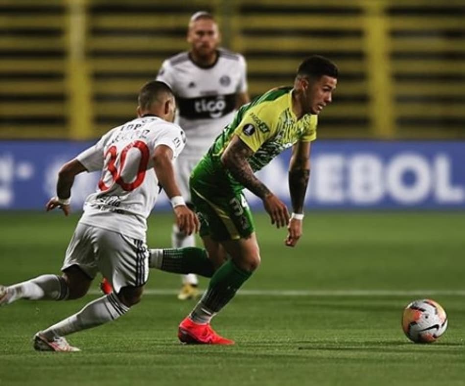 Pelo grupo do Santos, Defensa vence Olimpia e embola a chave G
