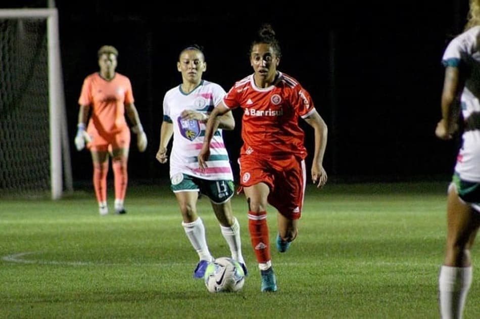 Atacante do Inter fala sobre preparação para o Gre-Nal no Brasileirão Feminino