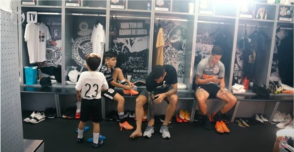 VÍDEO: Filhos de Fagner visitam treino do Corinthians nesta sexta