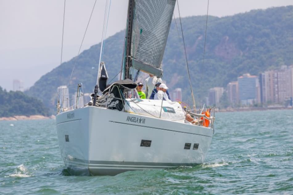 Campeã Olímpica, Martine Grael participa da 70ª Regata Santos-Rio