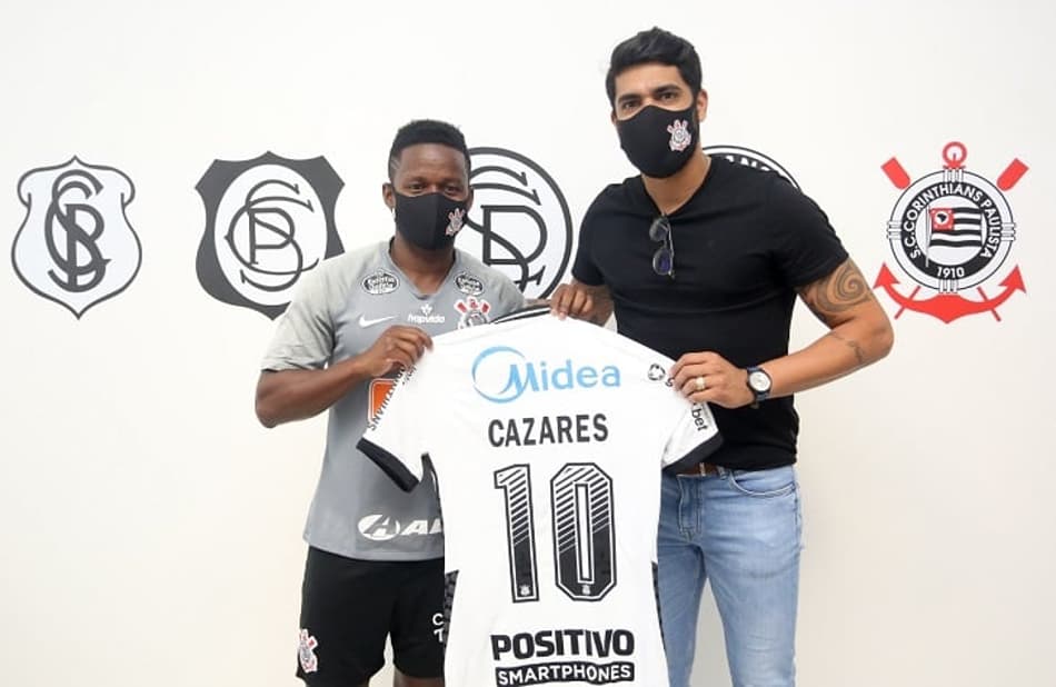 Chegou o 10! Corinthians anuncia a contratação de Cazares até 2021