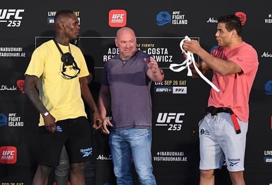 Adesanya e Borrachinha disputam cinturão peso-médio neste sábado (Foto: Josh Hedges/Zuffa LLC/Getty Images)