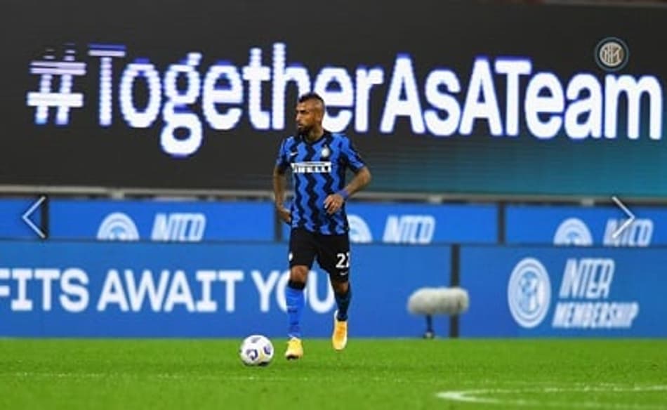 Com moral! Vidal é elogiado por técnico da Inter de Milão