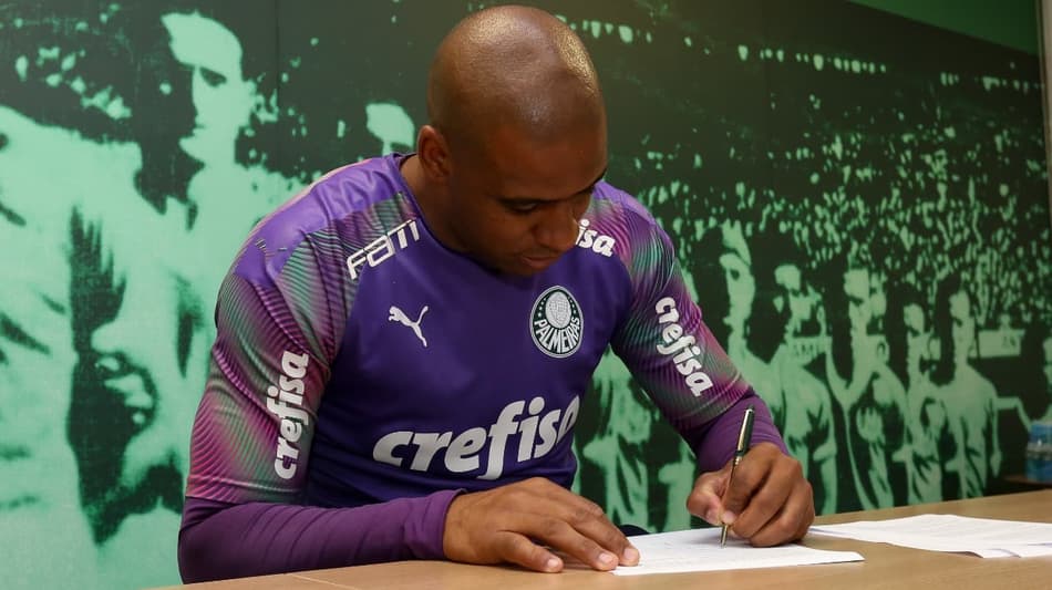 Jailson renova com o Palmeiras até dezembro de 2021