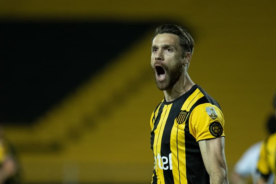 Peñarol goleia Colo-Colo e alimenta chance de avançar na Libertadores