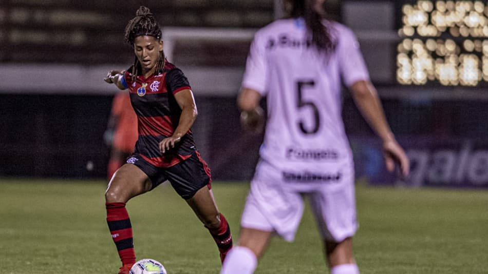 Capitã comenta lance de destaque em vitória do Flamengo/Marinha