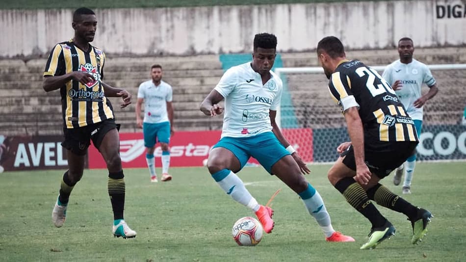 Erick Luis comemora acesso com o São Bento e foca em título na A2 do Paulistão