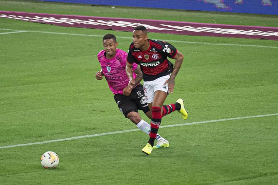 VÍDEO: Jovens do Flamengo festejam classificação na Libertadores