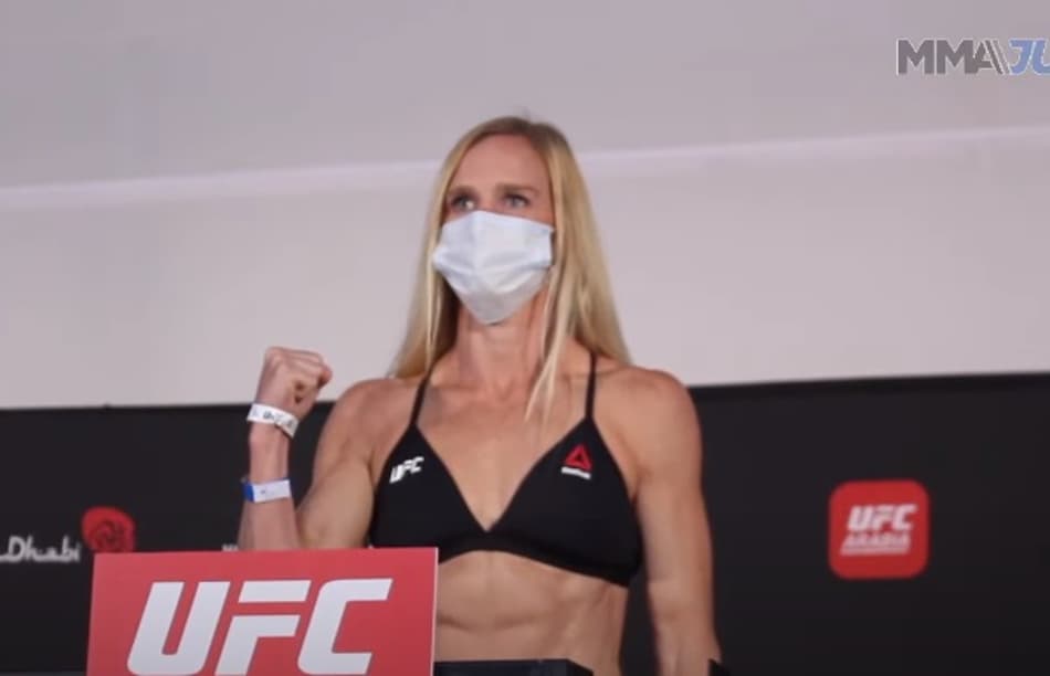 Atletas batem o peso no UFC on ESPN 16 e confirmam todas as lutas; assista