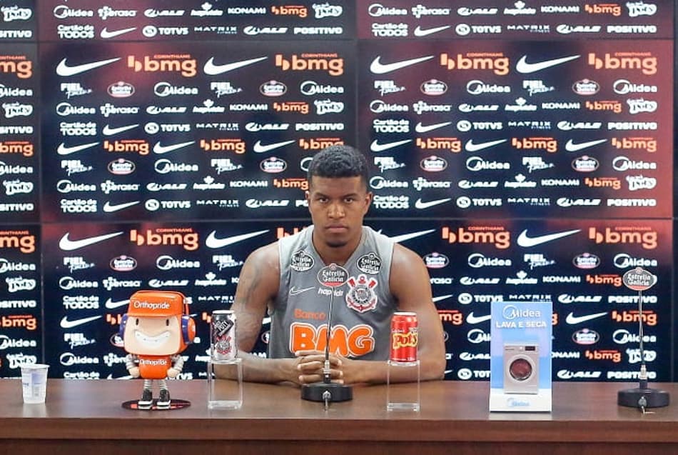 Léo Natel cita ajuda dos mais ‘velhos’ em sua adaptação ao Corinthians