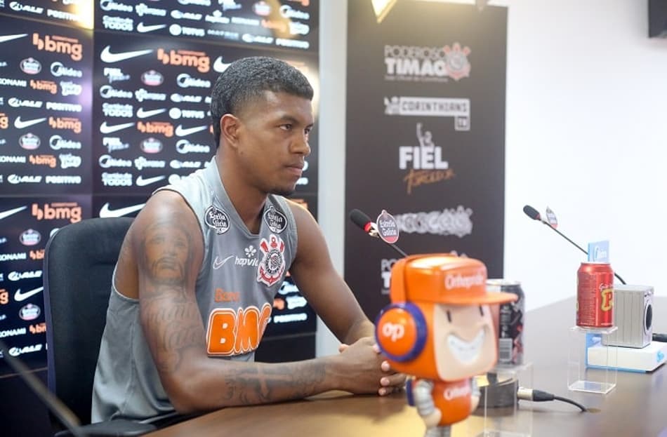 Natel crê em jogo difícil contra o Red Bull, mas diz: ‘A gente é Corinthians’