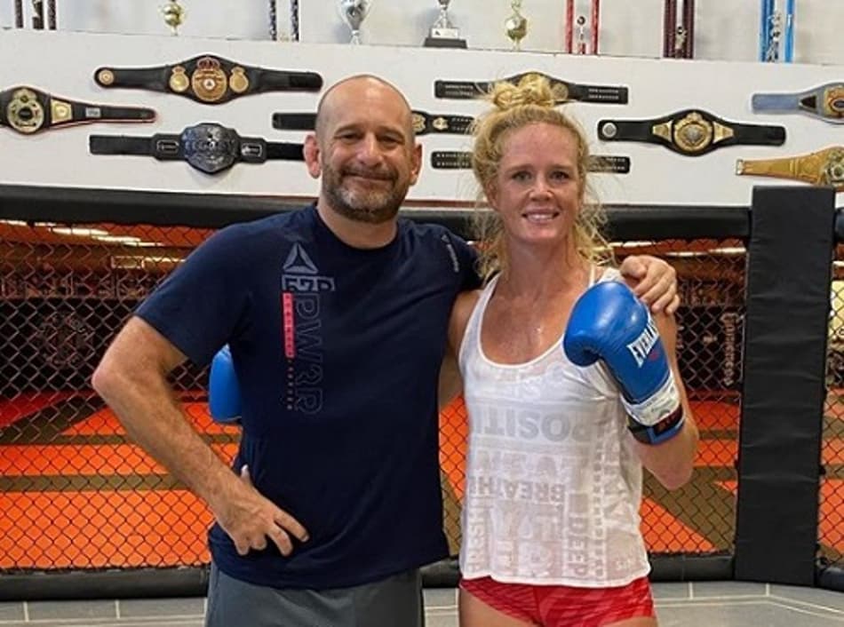 Ex-campeã, Holly Holm é vista com ligeiro favoritismo para main event contra Irene Aldana na ‘Ilha da Luta’