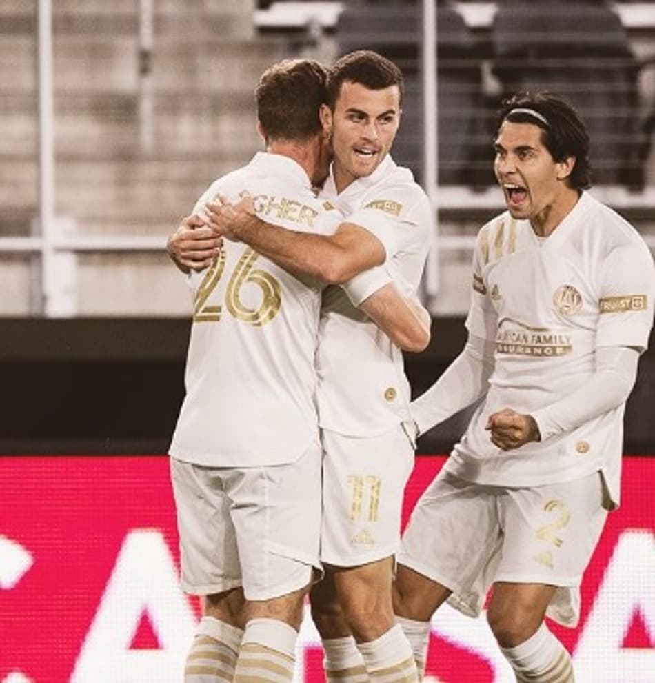 MLS: Rodada de sábado é marcada por belos gols e goleada
