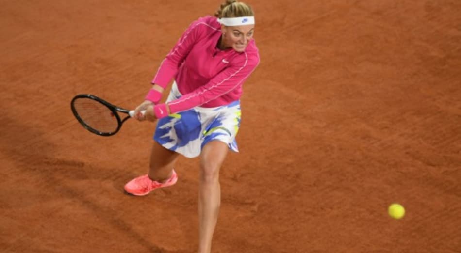 Kvitova sofre acidente durante coletiva de imprensa e desiste de Roland Garros
