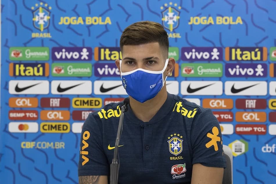Brasil inicia Eliminatórias com uma seleção mais jovem e “estrangeira”
