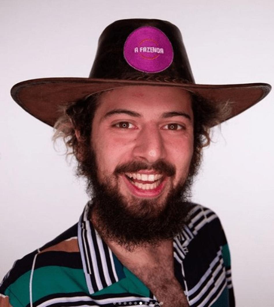 Na roça! Confira 12 momentos de Cartolouco na Fazenda